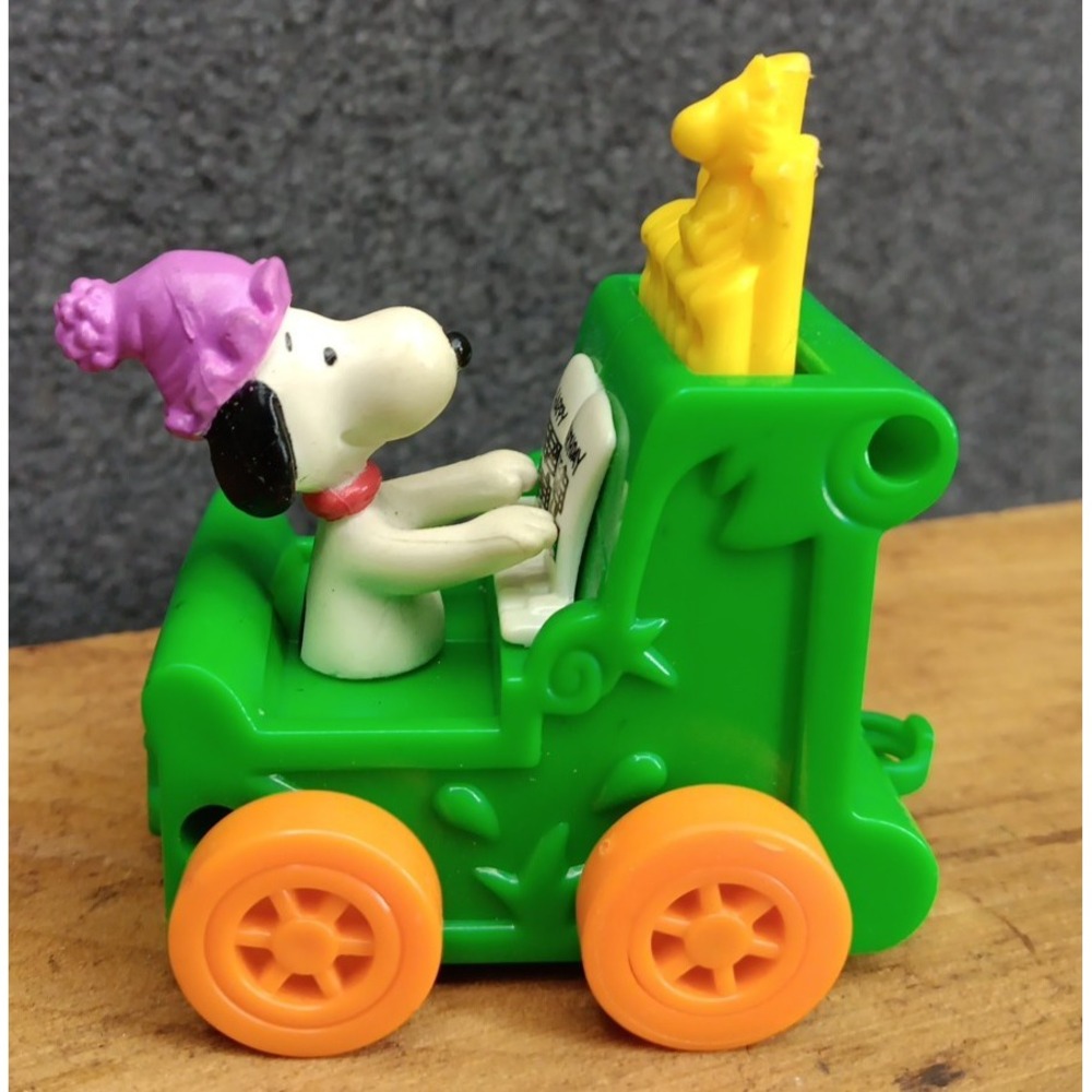 Genuine United Feat. Vintage (1958,65,66,72) Snoopy Playing Piano/Happy Birthday